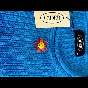 Cider sweater vest, size Medium, bright blue/turquoise